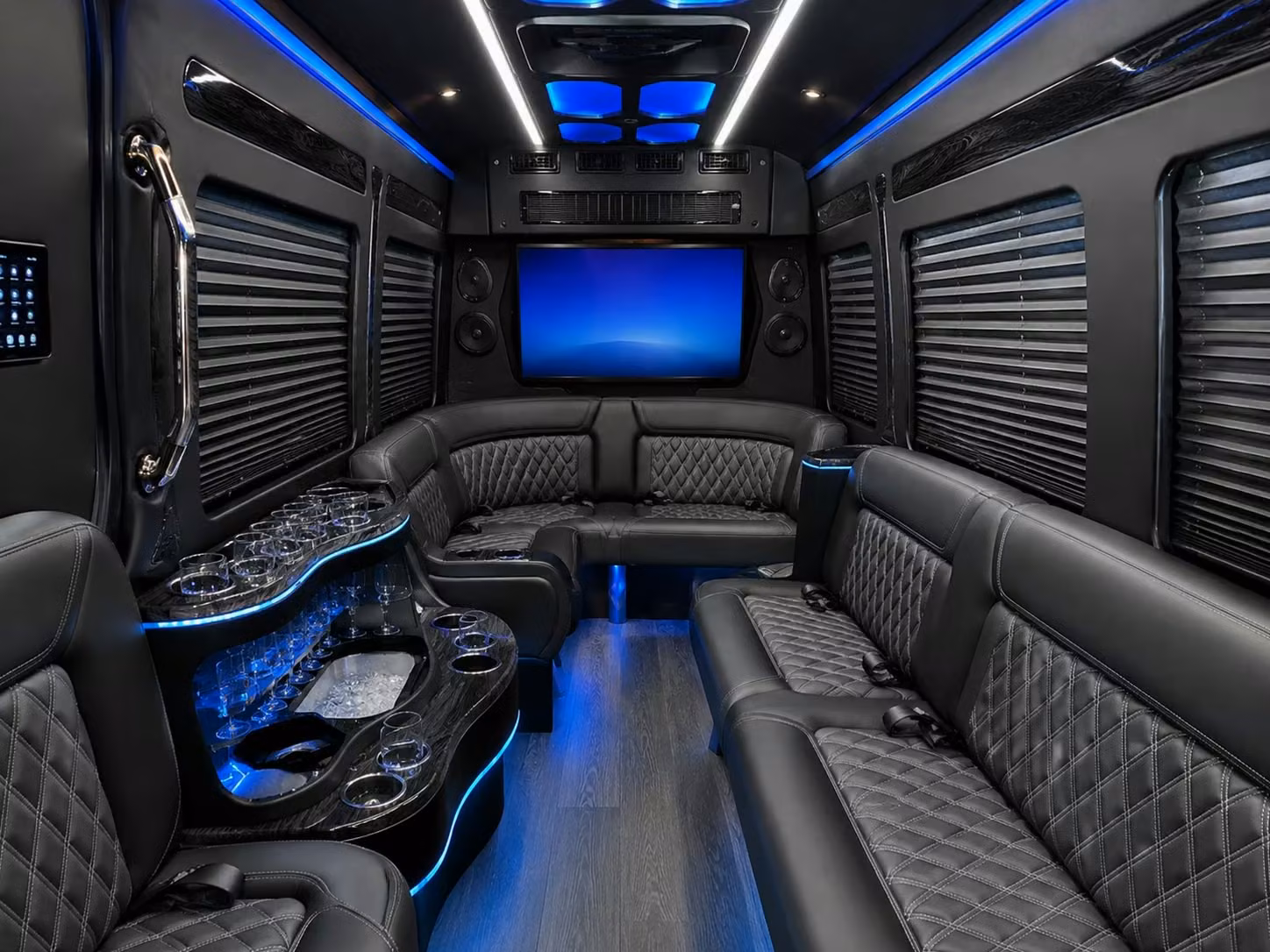 coachbusgrandrapids com makes it possible to book multi stop prom routes across grand rapids