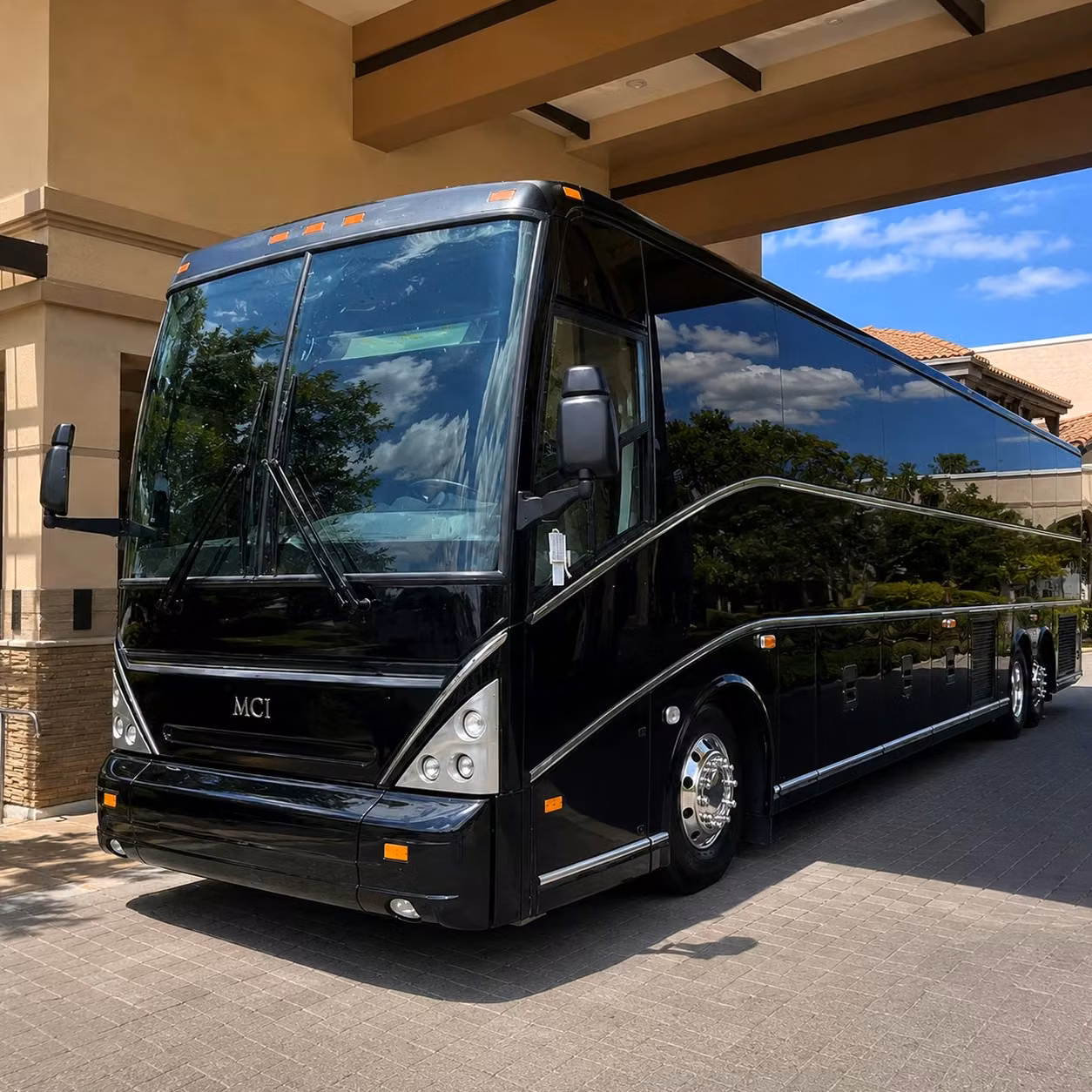 cross town employee shuttle services that keep grand rapids teams moving