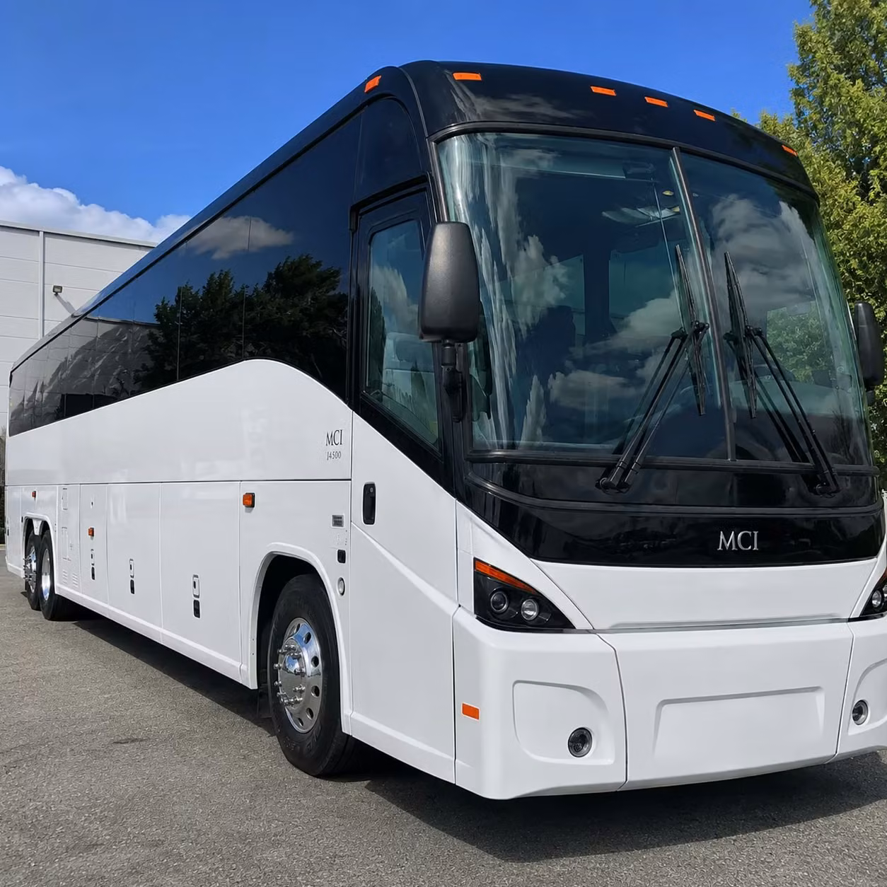 shuttle your manufacturing and warehouse crews across grand rapids with ease